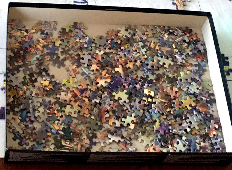 puzzle w pudełku