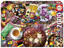 Puzzle 2000 el. Stół do szycia